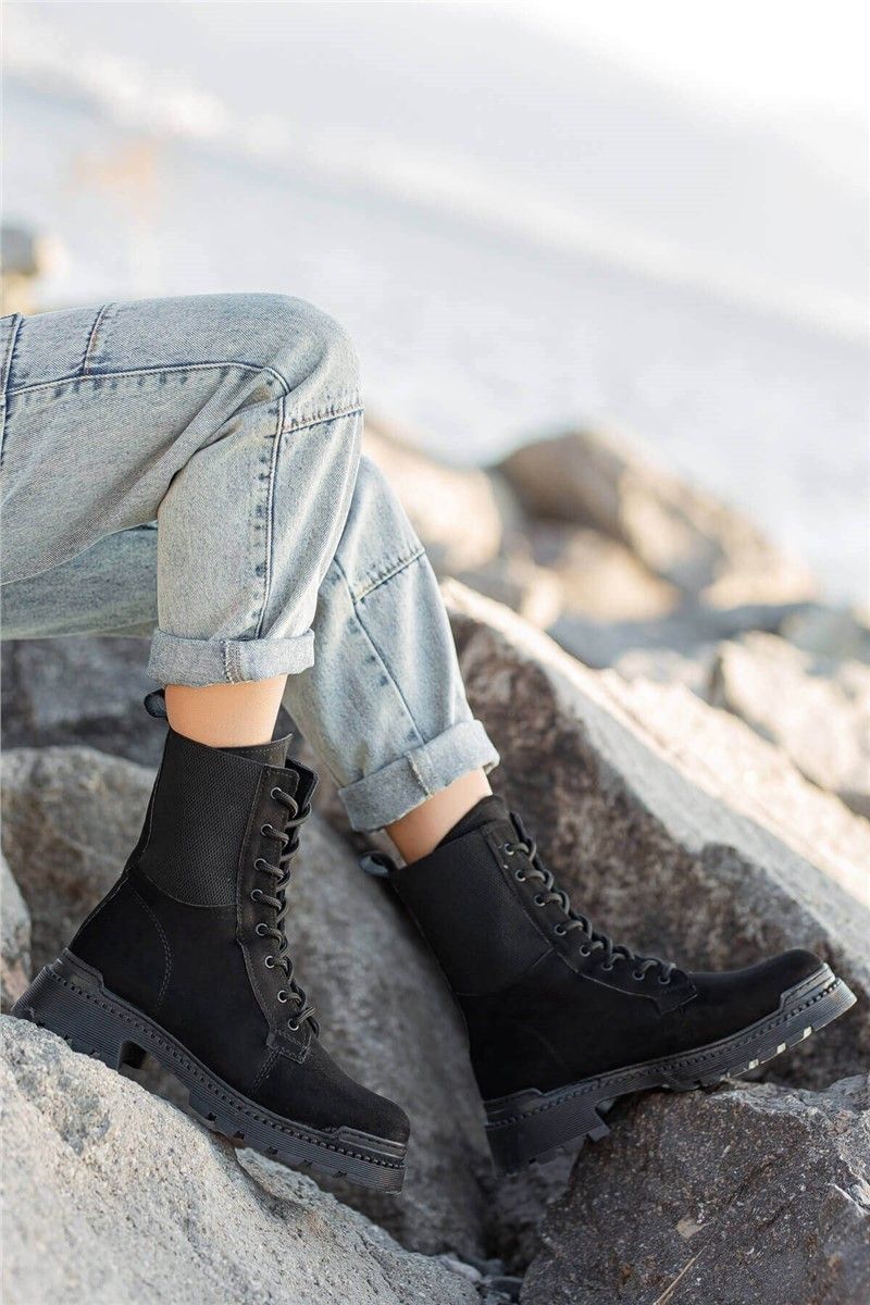 Women's Suede Boots - Black #358752